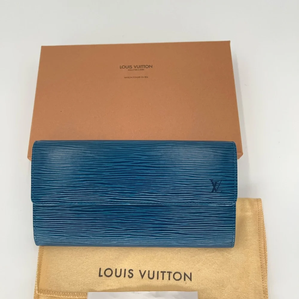 LV Wallet Merytille Blue Epi in Excellent Condition w/Box and Dust Bag!๐ - Picture 1 of 16